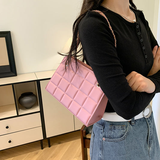 Trendy Crossbody Shoulder Bag with Chain Detail for Everyday Style | Tote Vibe