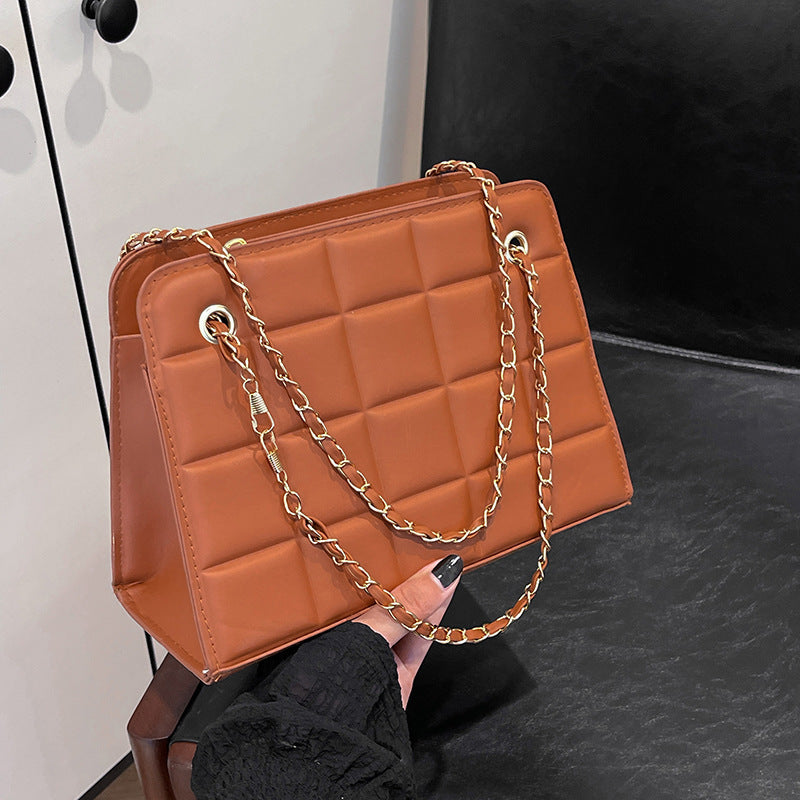 Trendy Crossbody Shoulder Bag with Chain Detail for Everyday Style | Tote Vibe